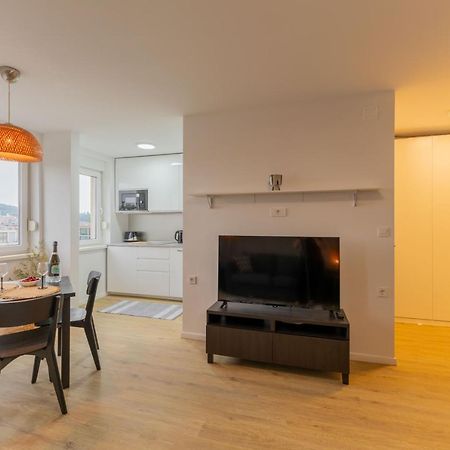 Elegant Tour As Studio Gilly With Open Views And A Balcony In The Center リュブリャナ エクステリア 写真