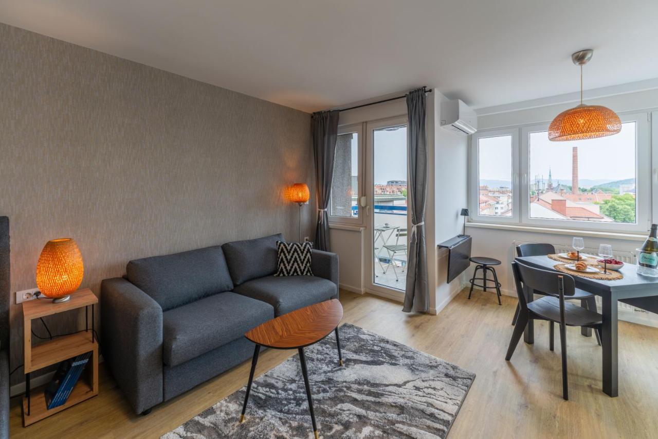 Elegant Tour As Studio Gilly With Open Views And A Balcony In The Center リュブリャナ エクステリア 写真