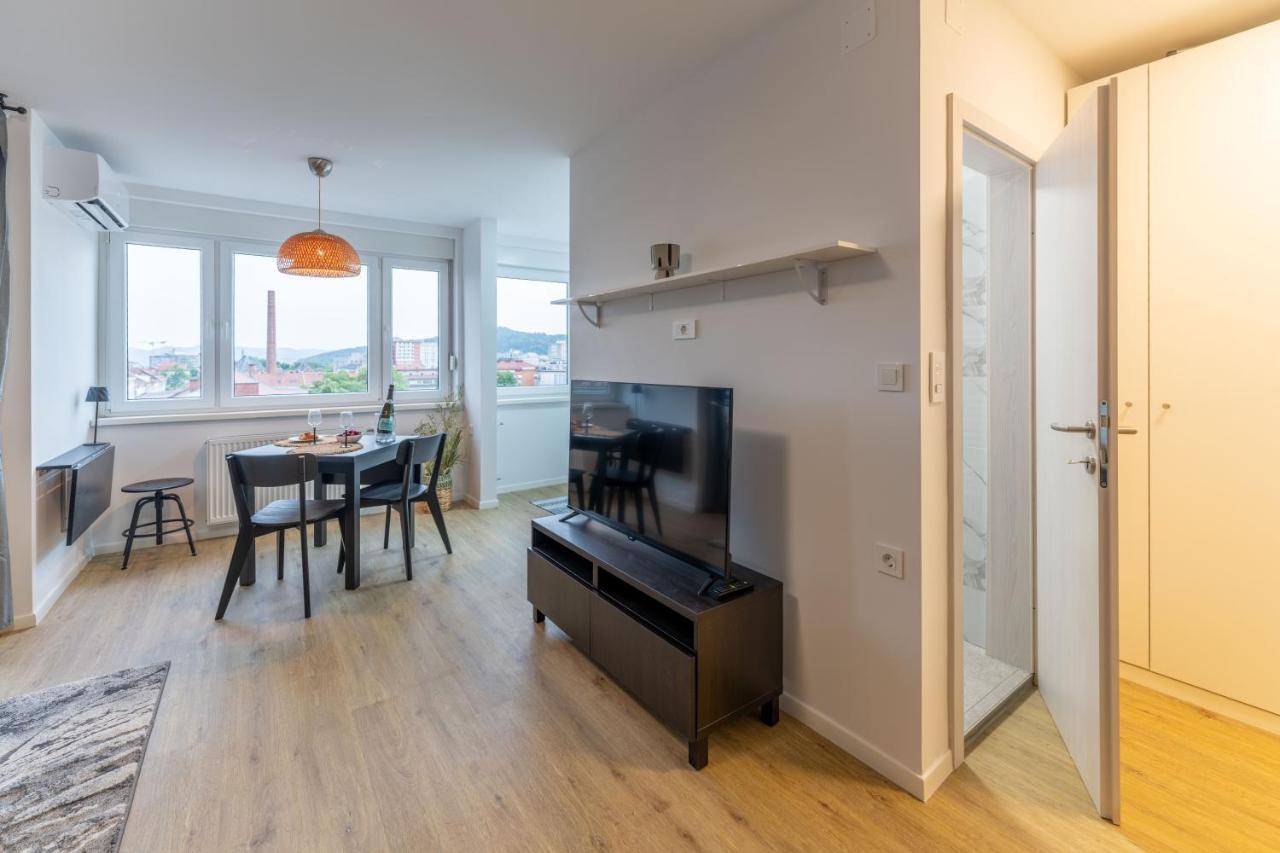 Elegant Tour As Studio Gilly With Open Views And A Balcony In The Center リュブリャナ エクステリア 写真